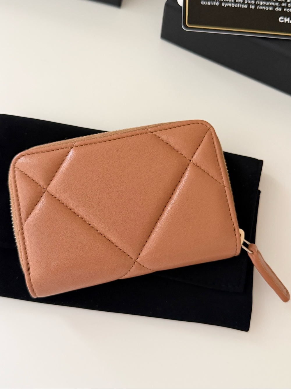 Chanel O-Coin Purse 21K Brown - Picture 7 of 13